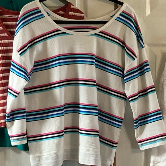 Bundle of Talbots striped shirt, white Dockers golf shorts & pink lace crop top - Picture 4 of 10